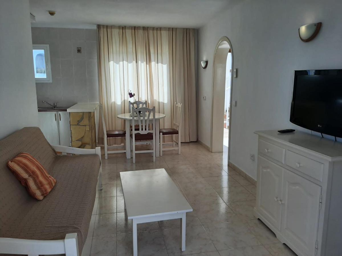 Apartamentos Torres Cardona Cala Llonga  Ngoại thất bức ảnh