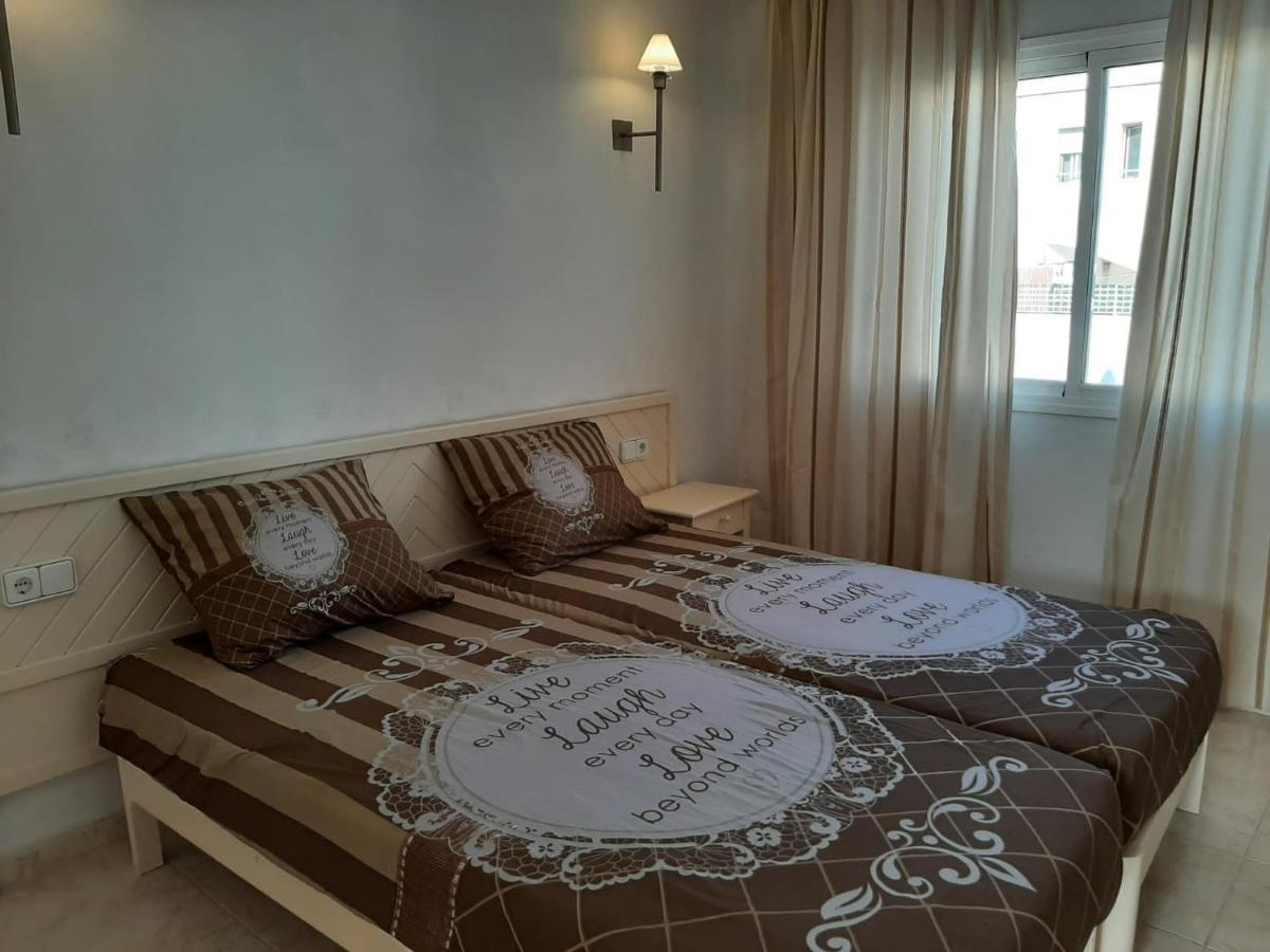 Apartamentos Torres Cardona Cala Llonga  Ngoại thất bức ảnh